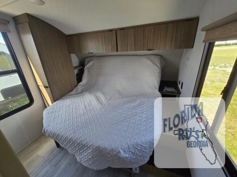 Forest River RV Salem Cruise Lite 273QBXLX bed